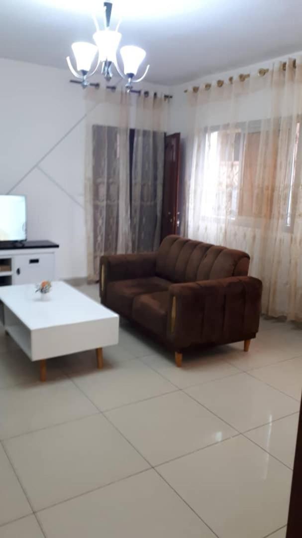 Signorile Jo 2 Apartment Yaounde Luaran gambar
