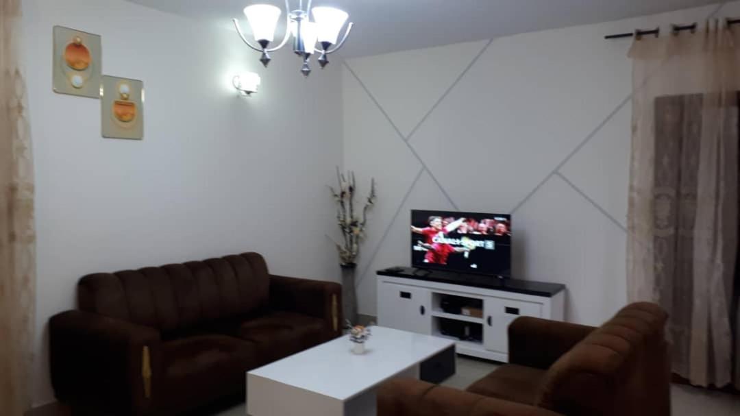 Signorile Jo 2 Apartment Yaounde Luaran gambar